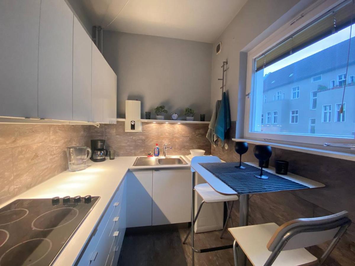 Cozy Modern With Small Balcony In The Heart Of Appartement *
